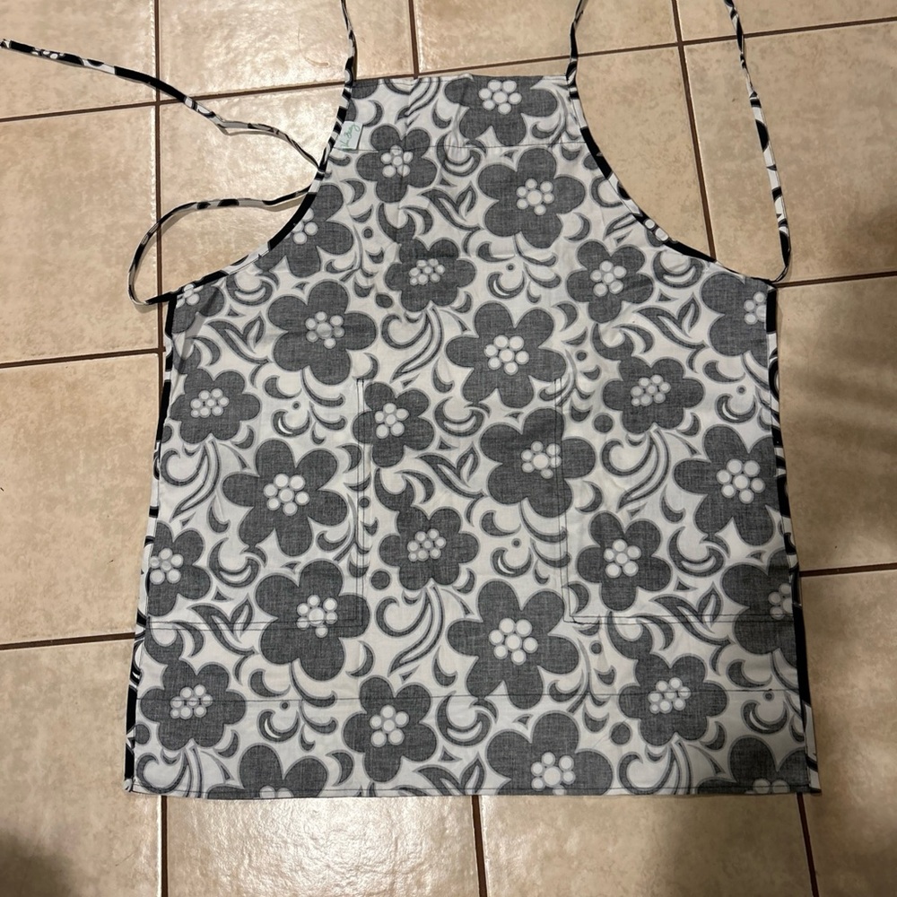 Vera Bradley Retired Rare Full Apron Night & Day Black White Pattern - Picture 7 of 7